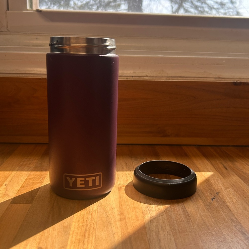 Yeti 12oz can koozie - Picture 5 of 5